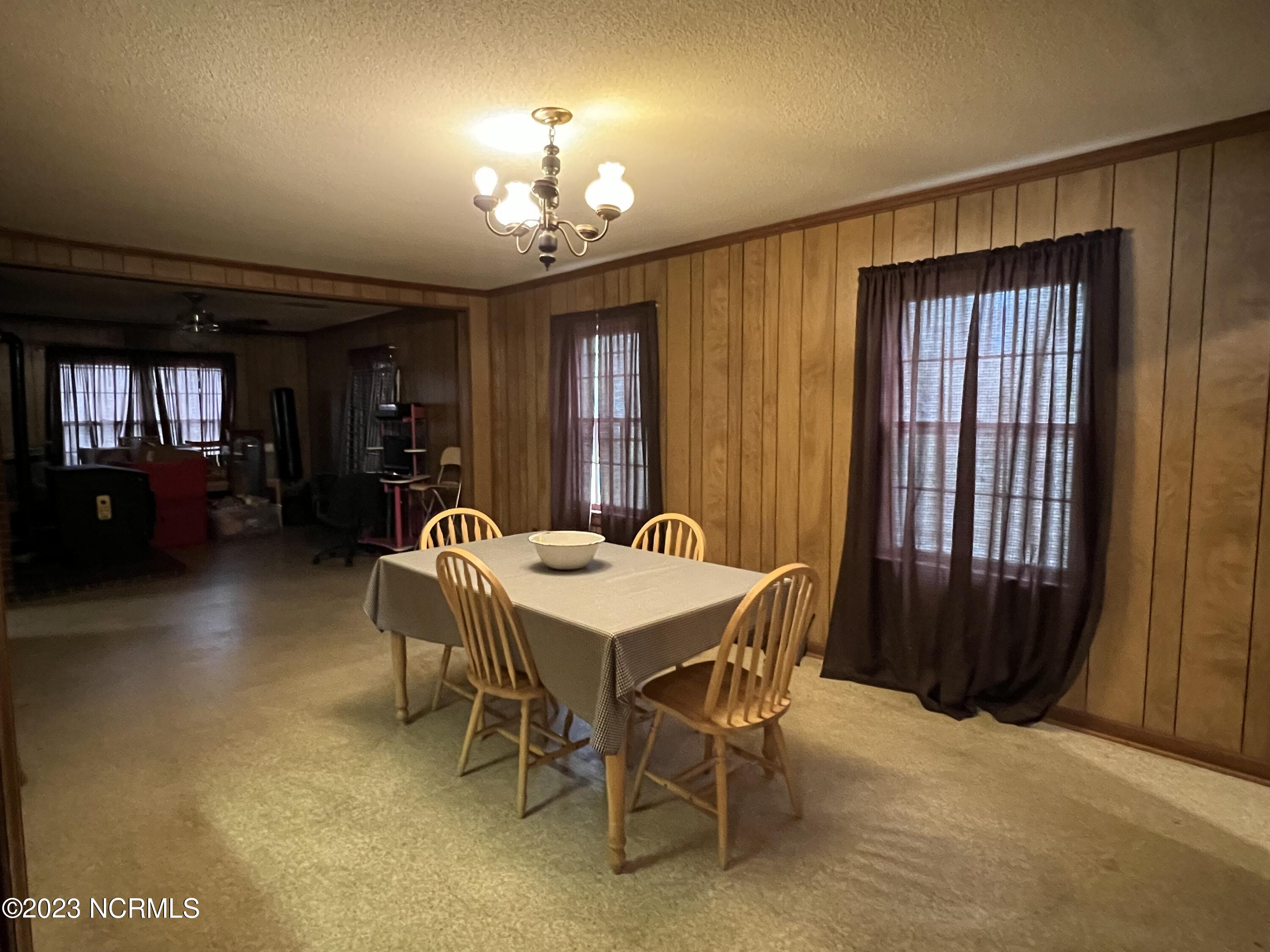 4586 River Road Washington, NC 27889 - Photo 19 of 41 Dining Area