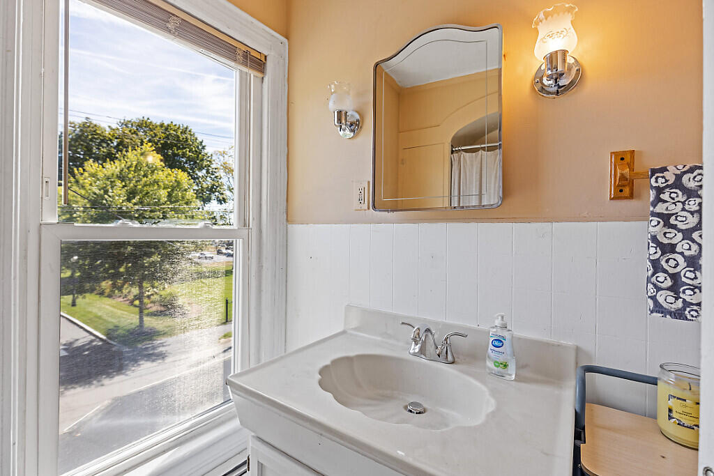 58 Chapel Street Augusta, ME 04330 - Photo 25 of 68 11_BP5A0025_DxO_mls