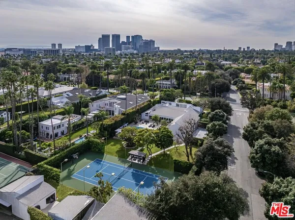 $75,000 | 624 North Beverly Drive, Beverly Hills, CA 90210
