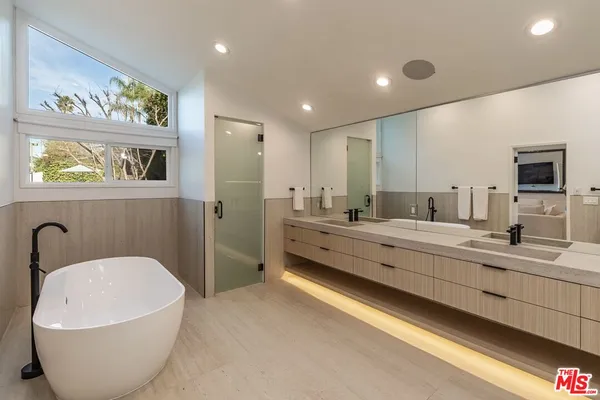 $75,000 | 624 North Beverly Drive, Beverly Hills, CA 90210