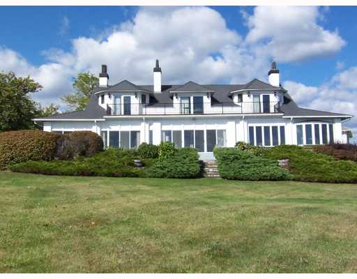 677 Boston Neck Road Narragansett, RI 02882 - Photo 1 of 8 Exterior Front.