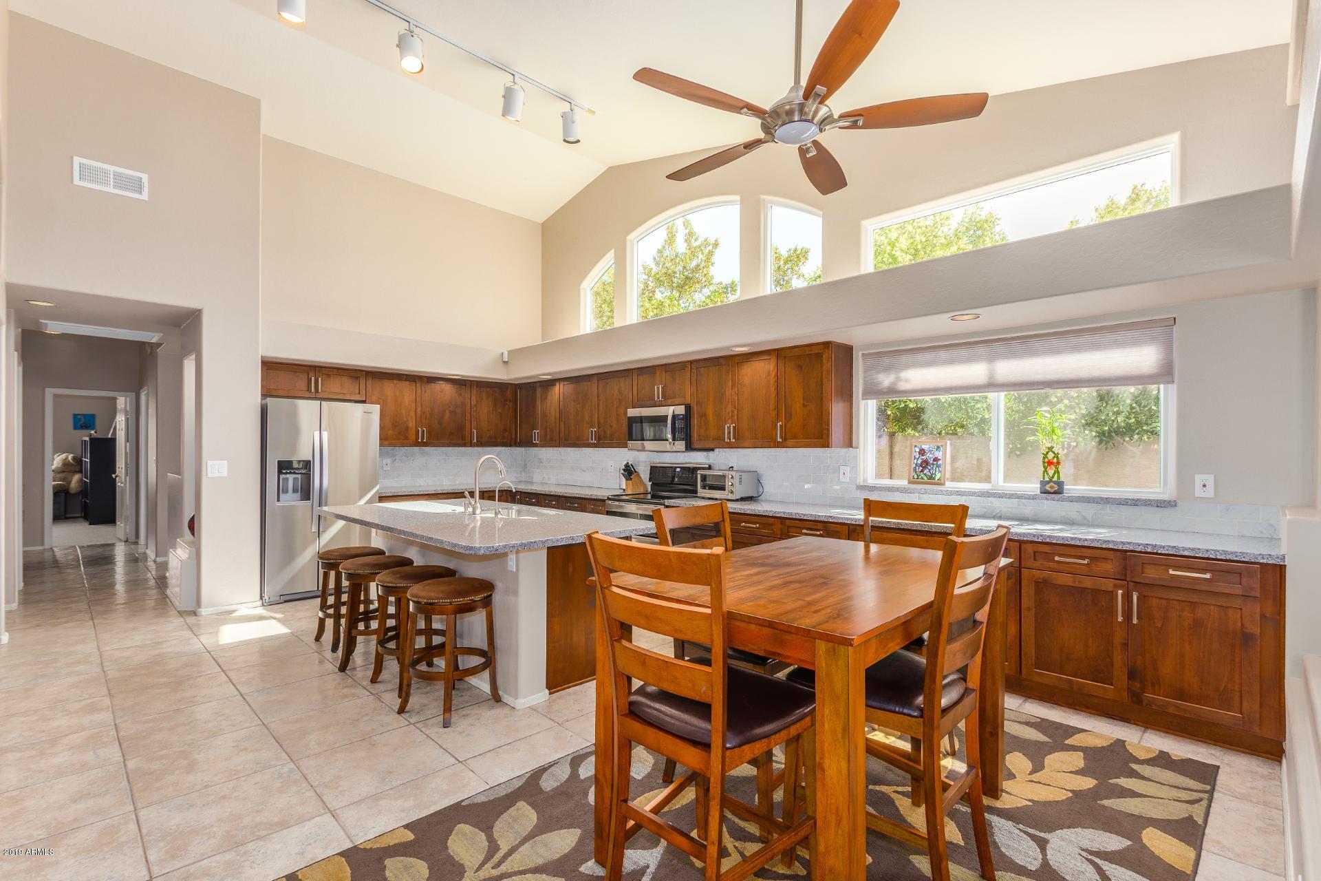 4709 East Hearn Road Phoenix, AZ 85032 - Photo 11 of 40 Entertainers Kitchen