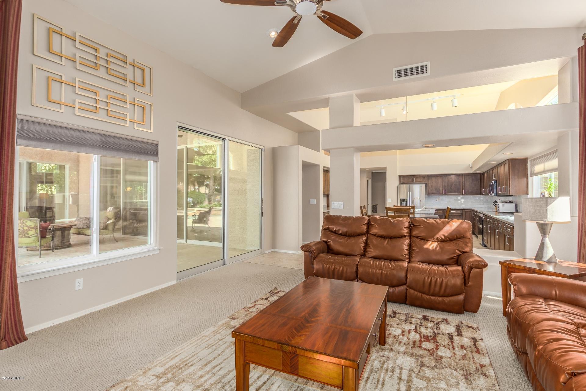 4709 East Hearn Road Phoenix, AZ 85032 - Photo 14 of 40 Lots of Natural Light