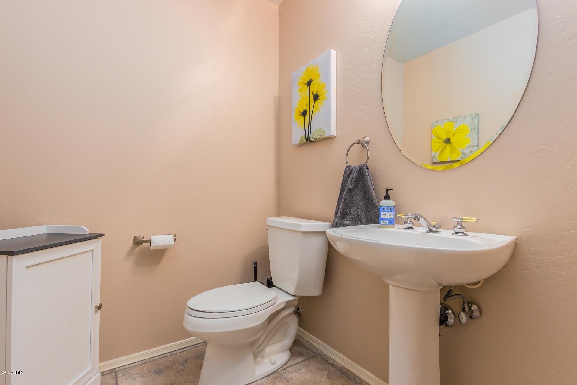 4709 East Hearn Road Phoenix, AZ 85032 - Photo 17 of 40 Powder Room