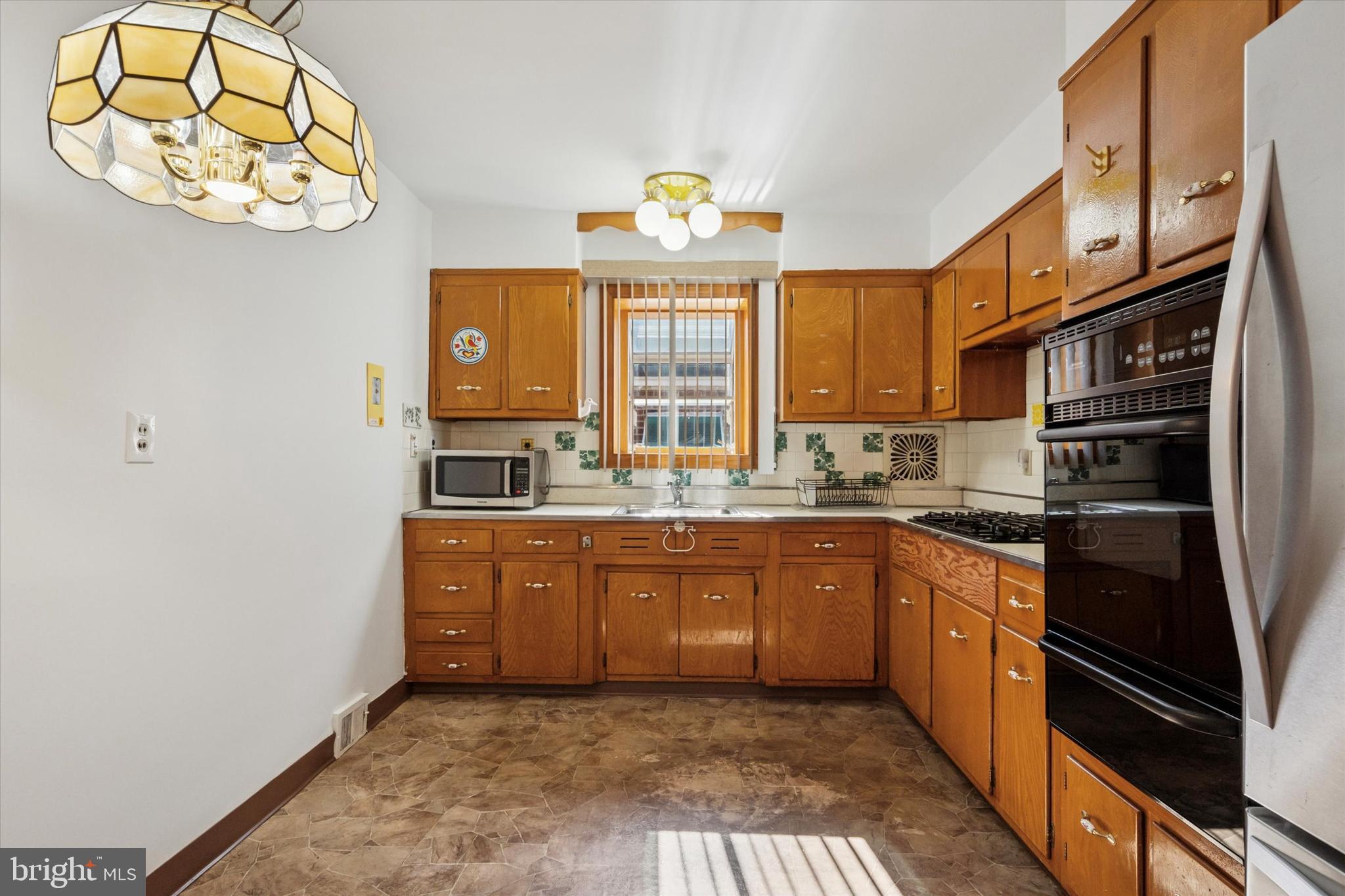 2307 Oakmont Street Philadelphia, PA 19152 - Photo 8 of 27 Gallery Image 8