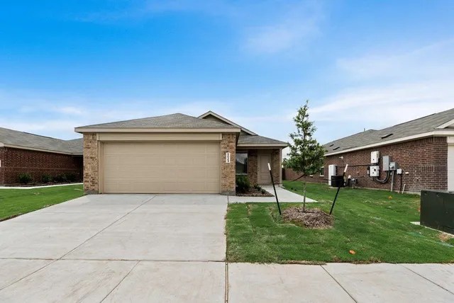 $261,999 | 2132 Jesse James Lane, Joshua, TX 76058