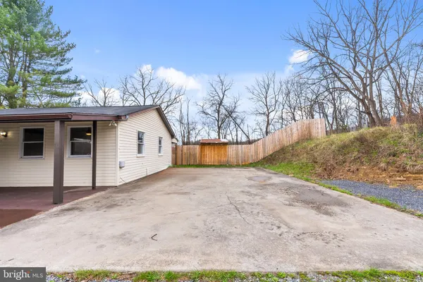 $319,999 | 219 Potomak Trail, Winchester, VA 22602