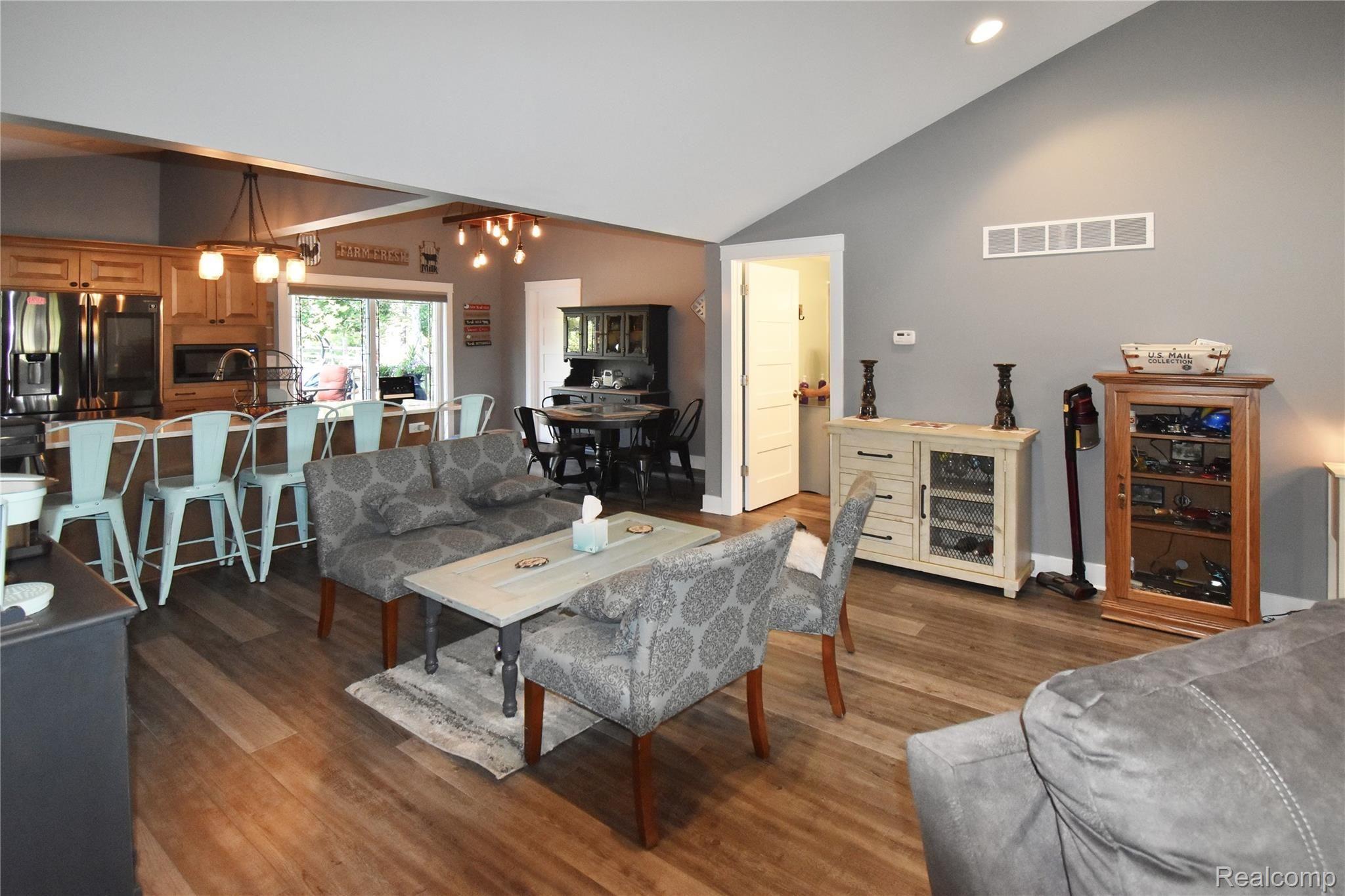 431 Deland Road Flushing, MI 48433 - Photo 16 of 29 DSC_0056.jpg