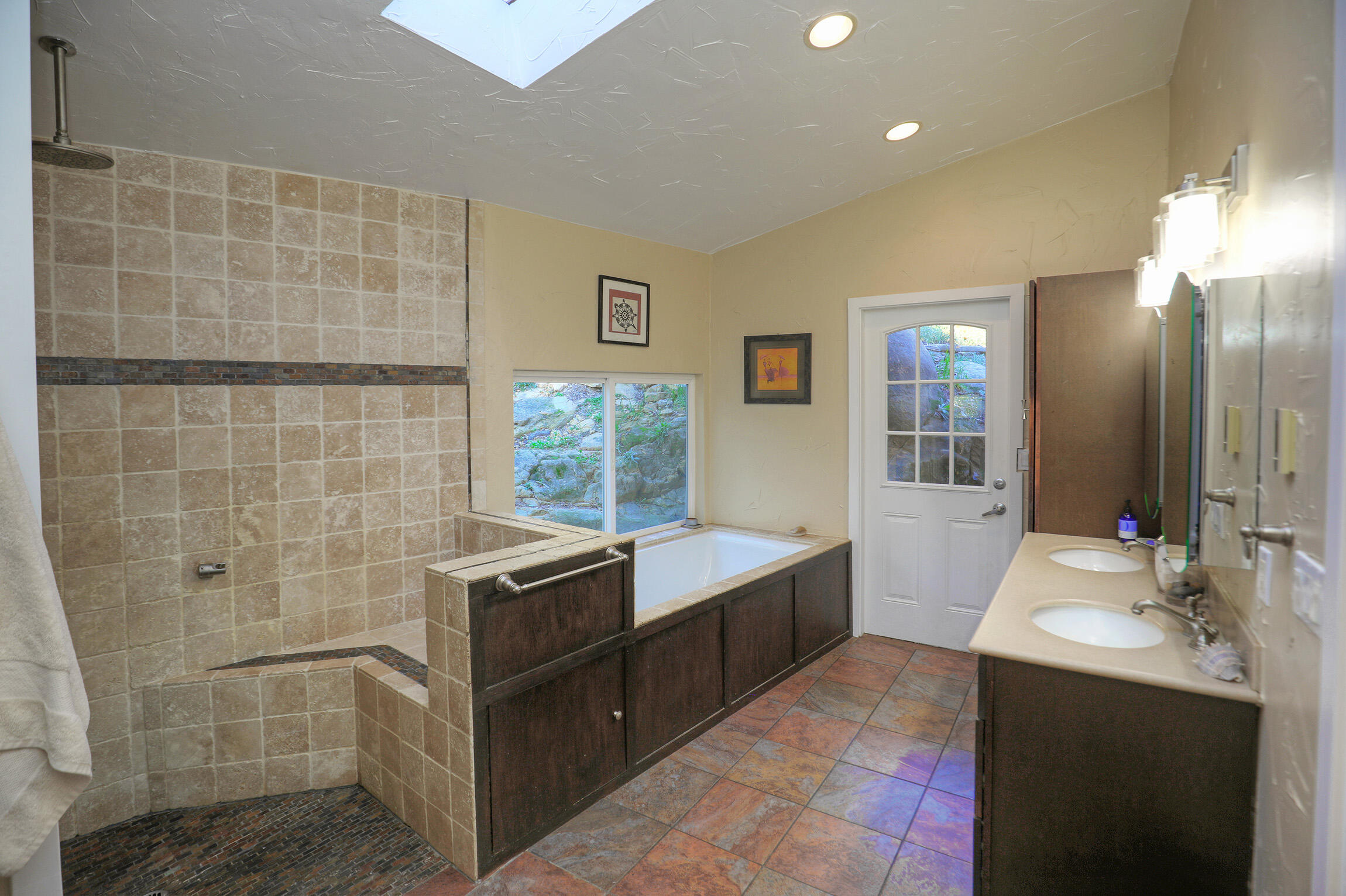2924 San Marcos Pass Road Santa Barbara, CA 93105 - Photo 22 of 40 Primary Bath