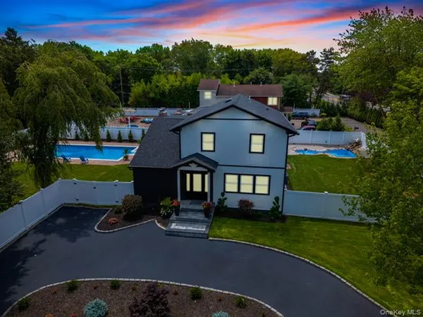 $1,295,000 | 2 Polo Street, Dix Hills, NY 11746