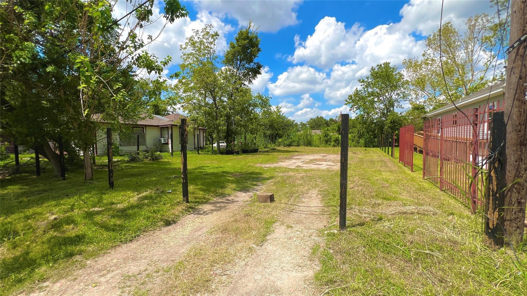 3019 Grovey Street Houston, TX 77026 - Photo 3 of 6