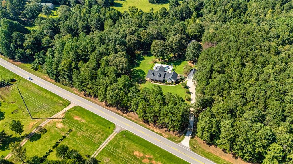 696 Highway 18 Barnesville, GA 30204 - Photo 53 of 57 a view of a garden from a balcony