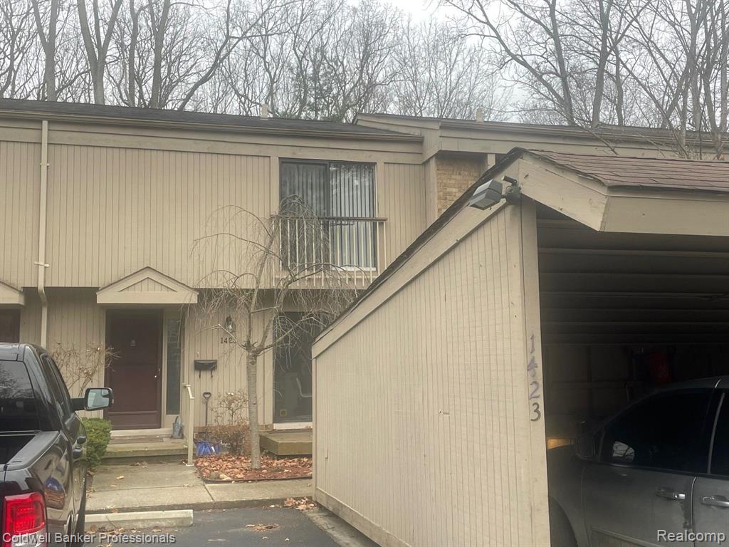 1423 Oakbrook E Drive Rochester, MI 48307 - Photo 3 of 16