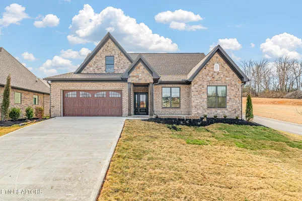 $800,000 | 200 Goldcrest Drive, Vonore, TN 37885