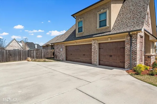 $700,000 | 628 Silkwood Drive, Benton, LA 71006