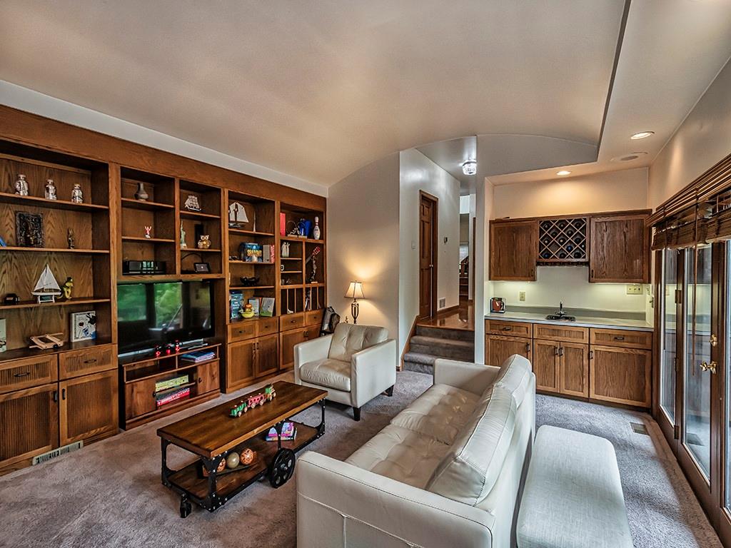 211 Timber Ridge Road Pittsburgh, PA 15238 - Photo 11 of 25 Gallery Image 11