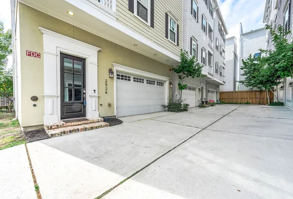 $449,500 | 2524 Hutchins Street, Houston, TX 77004