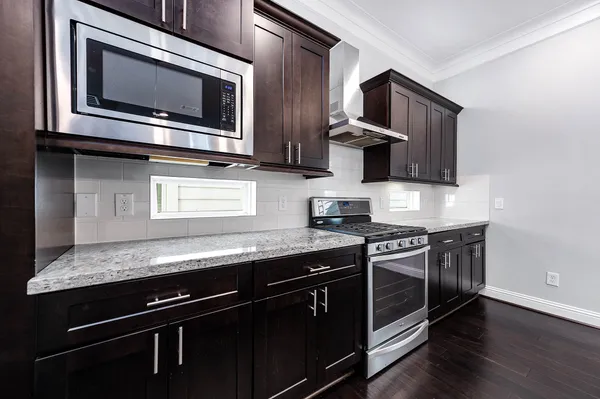 $449,500 | 2524 Hutchins Street, Houston, TX 77004