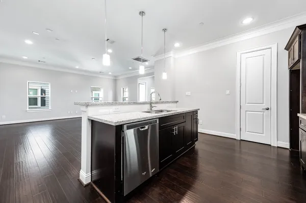 $449,500 | 2524 Hutchins Street, Houston, TX 77004