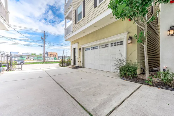 $449,500 | 2524 Hutchins Street, Houston, TX 77004