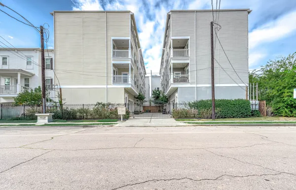 $449,500 | 2524 Hutchins Street, Houston, TX 77004