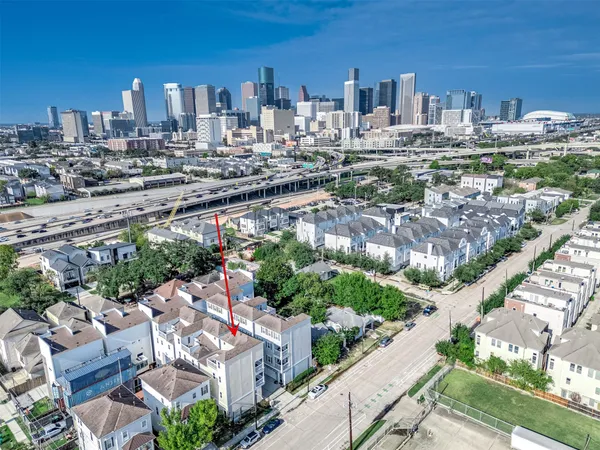 $449,500 | 2524 Hutchins Street, Houston, TX 77004