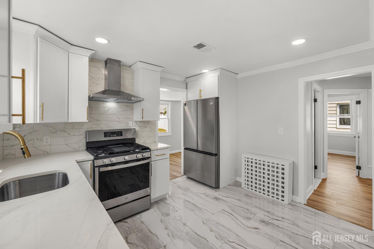 234 Old Road Sewaren, NJ 07077 - Photo 20 of 40