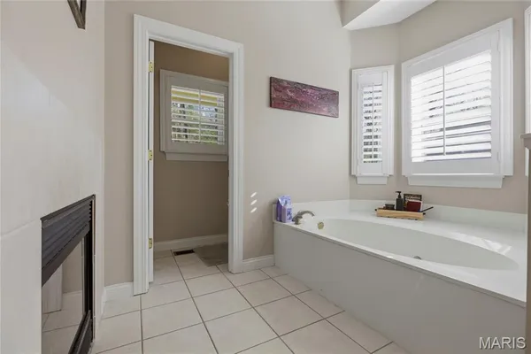 $825,000 | 439 Chukker Valley, Ellisville, MO 63021