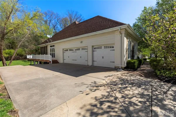 $825,000 | 439 Chukker Valley, Ellisville, MO 63021