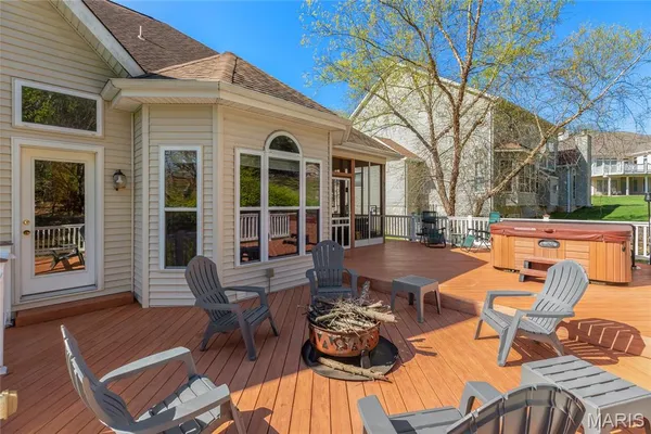 $825,000 | 439 Chukker Valley, Ellisville, MO 63021