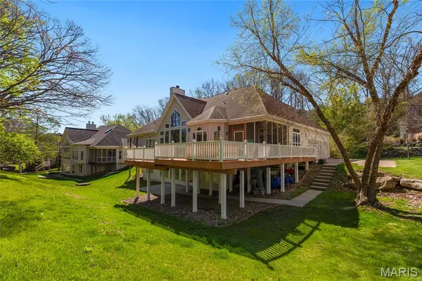 $825,000 | 439 Chukker Valley, Ellisville, MO 63021