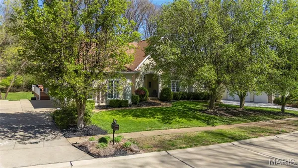 $825,000 | 439 Chukker Valley, Ellisville, MO 63021