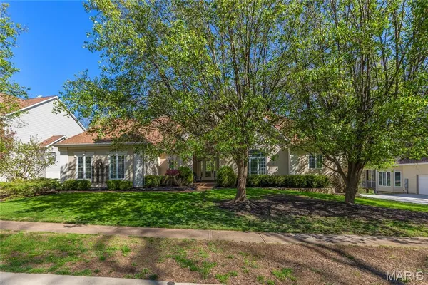 $825,000 | 439 Chukker Valley, Ellisville, MO 63021