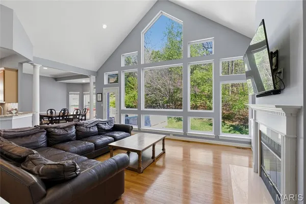 $825,000 | 439 Chukker Valley, Ellisville, MO 63021