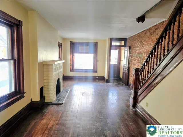 $2,000 | 916 Washington Street, Allentown, PA 18102