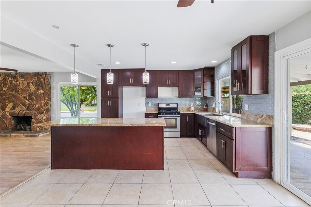 10389 Brookway Place Riverside, CA 92505 - Photo 18 of 47