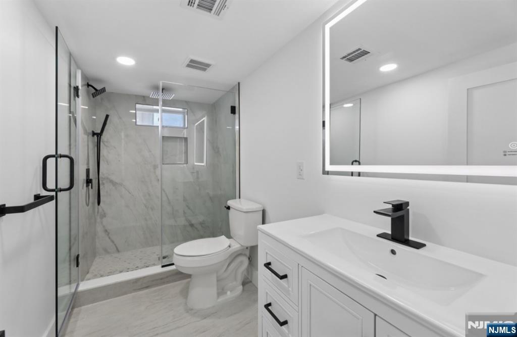 8 Annette Terrace Lodi, NJ 07644 - Photo 12 of 20