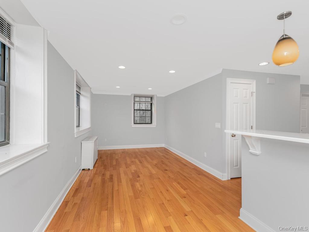 26 Pondfield Road West, Unit F Bronxville, NY 10708 - Photo 6 of 15