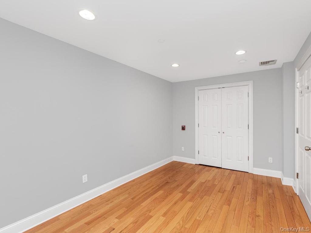 26 Pondfield Road West, Unit F Bronxville, NY 10708 - Photo 10 of 15