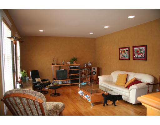 68 Mechanic Street Amherst, MA 01002 - Photo 3 of 11 Gallery Image 3