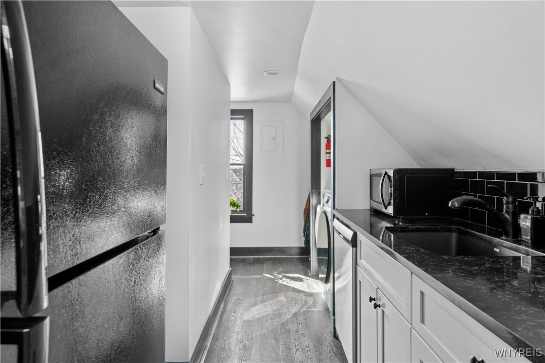 58 Cottage Street, Unit 3 Buffalo, NY 14201 - Photo 11 of 16