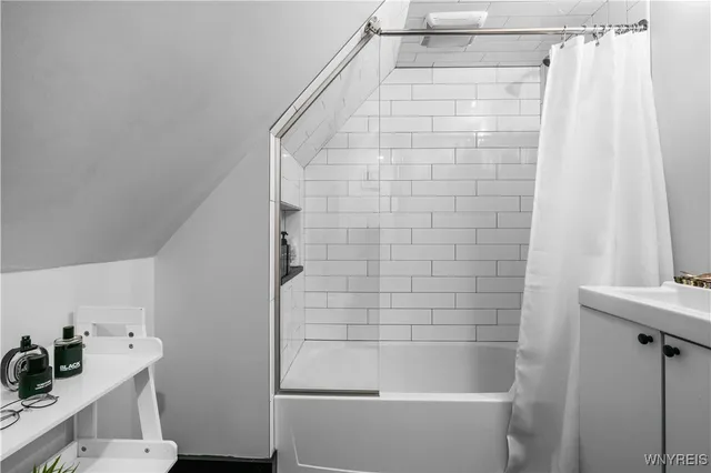 $1,500 | 58 Cottage Street, Unit 3, Buffalo, NY 14201