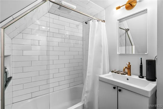 $1,500 | 58 Cottage Street, Unit 3, Buffalo, NY 14201