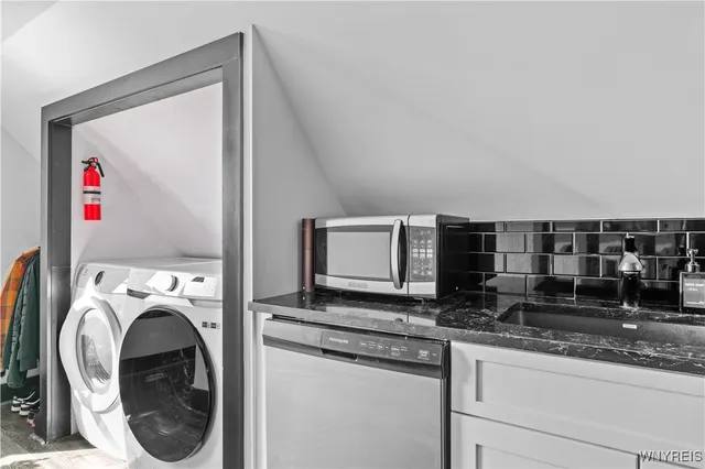 $1,500 | 58 Cottage Street, Unit 3, Buffalo, NY 14201