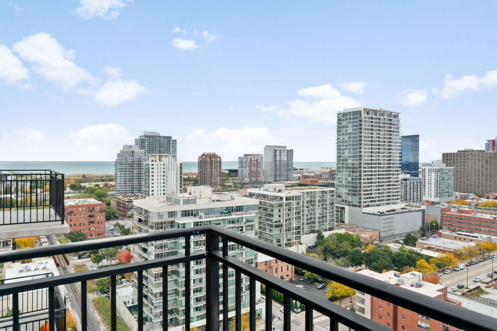 1529 South State Street, Unit 22K Chicago, IL 60605 - Photo 6 of 20 a city view from a balcony