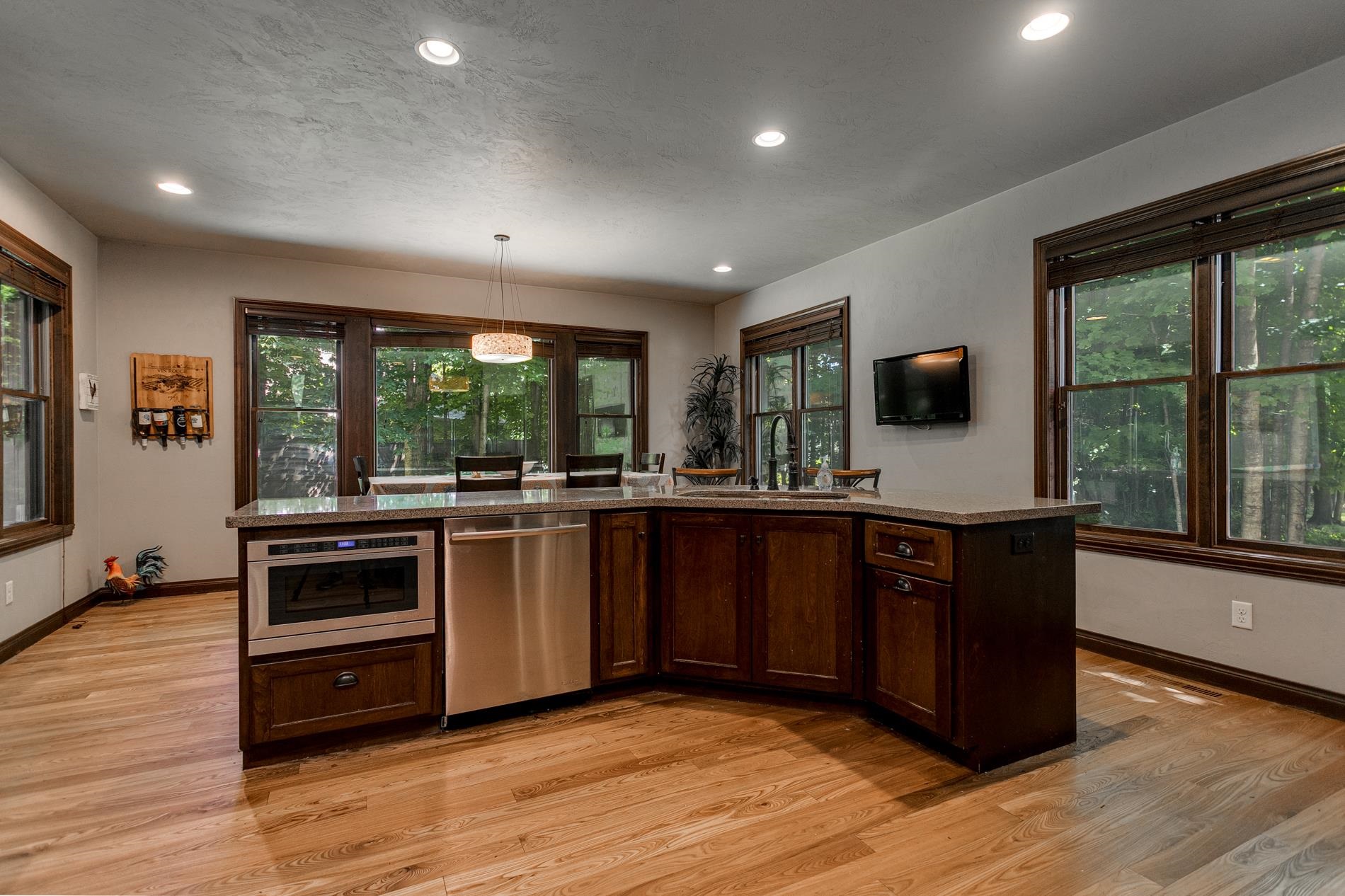 1387 Radcliff Road Neenah, WI 54956 - Photo 14 of 65