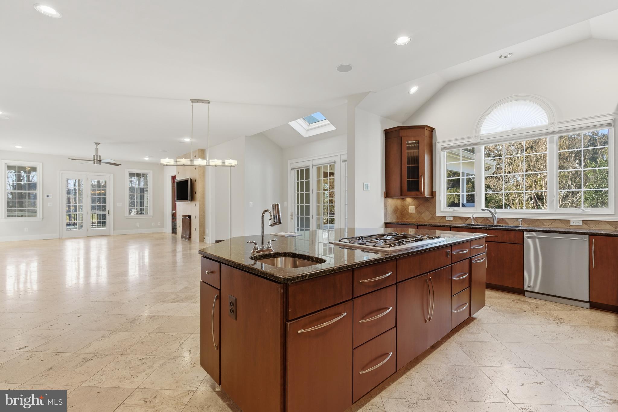 43589 Edison Club Court Ashburn, VA 20147 - Photo 23 of 136