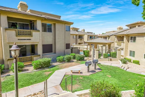 $289,000 | 1880 East Morten Avenue, Unit 223, Phoenix, AZ 85020