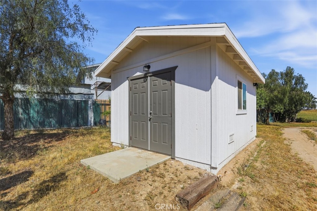 33634 Howard Way Menifee, CA 92584 - Photo 36 of 53 a backyard of a house