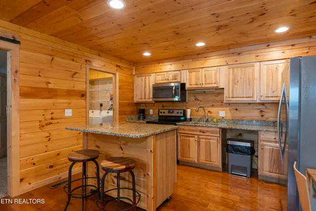 $289,800 | 460 Sassafras Way, Cosby, TN 37722